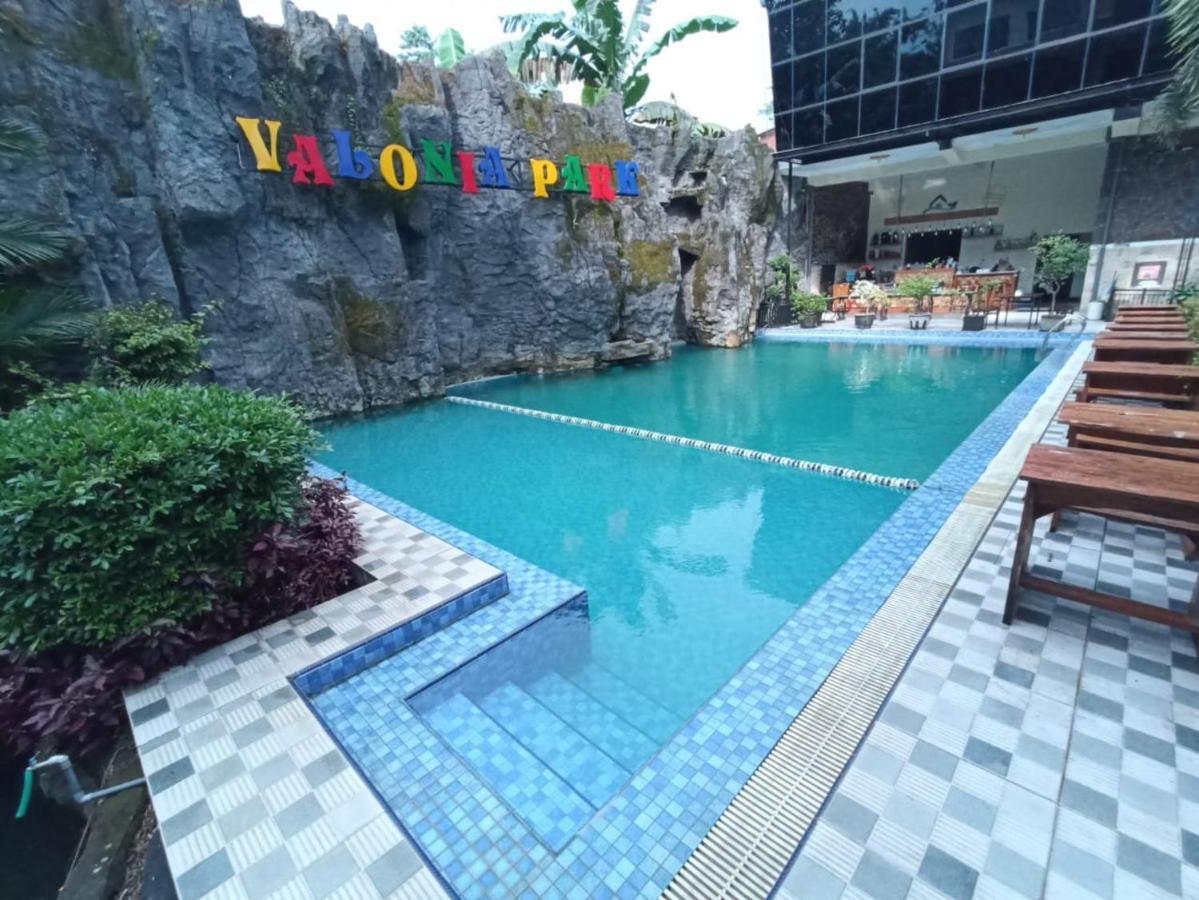 Grand Valonia Otel Jembel Dış mekan fotoğraf
