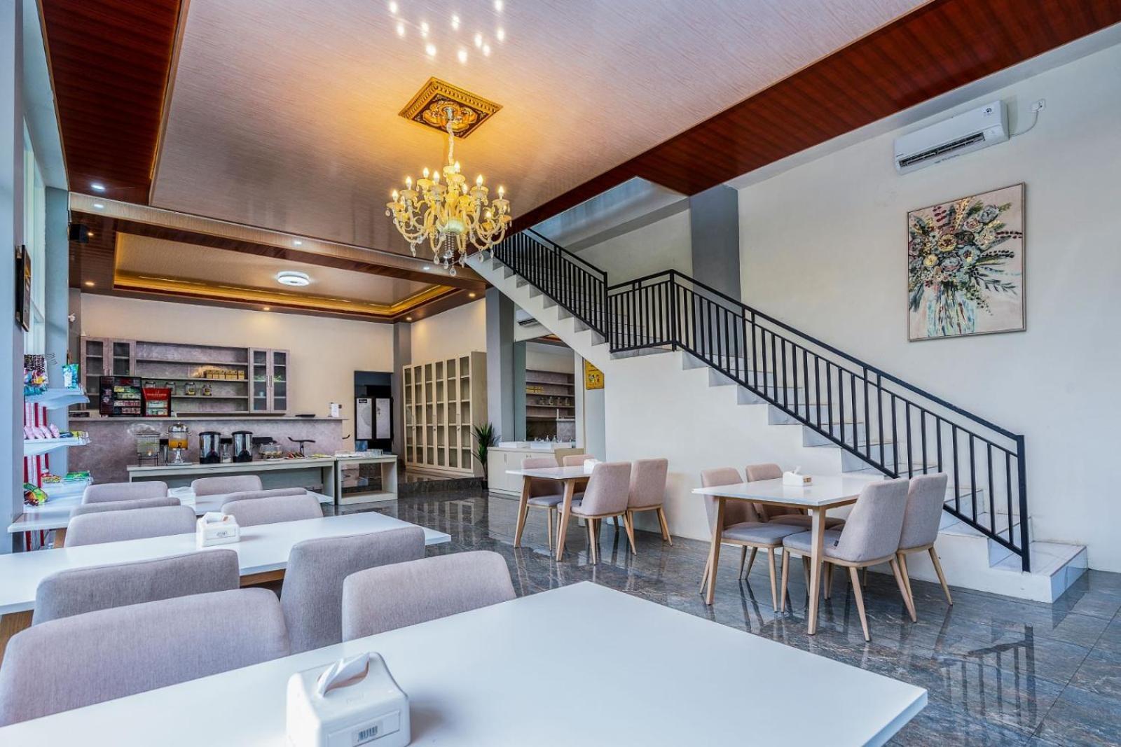 Grand Valonia Otel Jembel Dış mekan fotoğraf