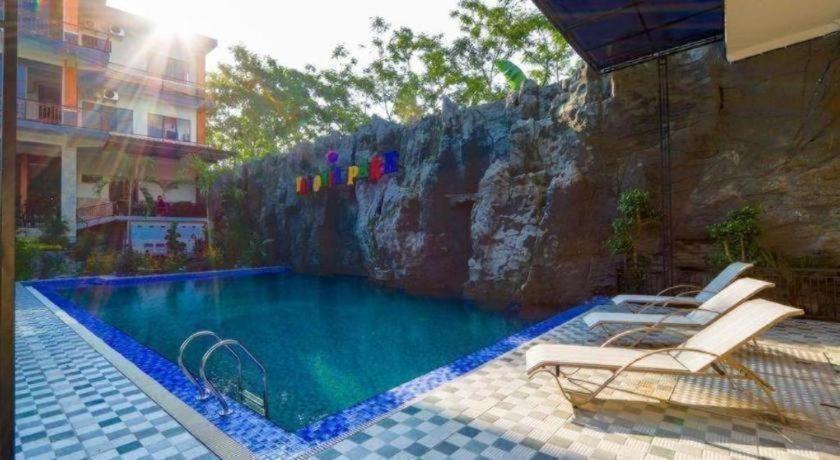 Grand Valonia Otel Jembel Dış mekan fotoğraf
